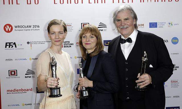 Sandra Hueller, Maren Ade und Peter Simonischek bei der Verleihung der europäischen Filmpreise