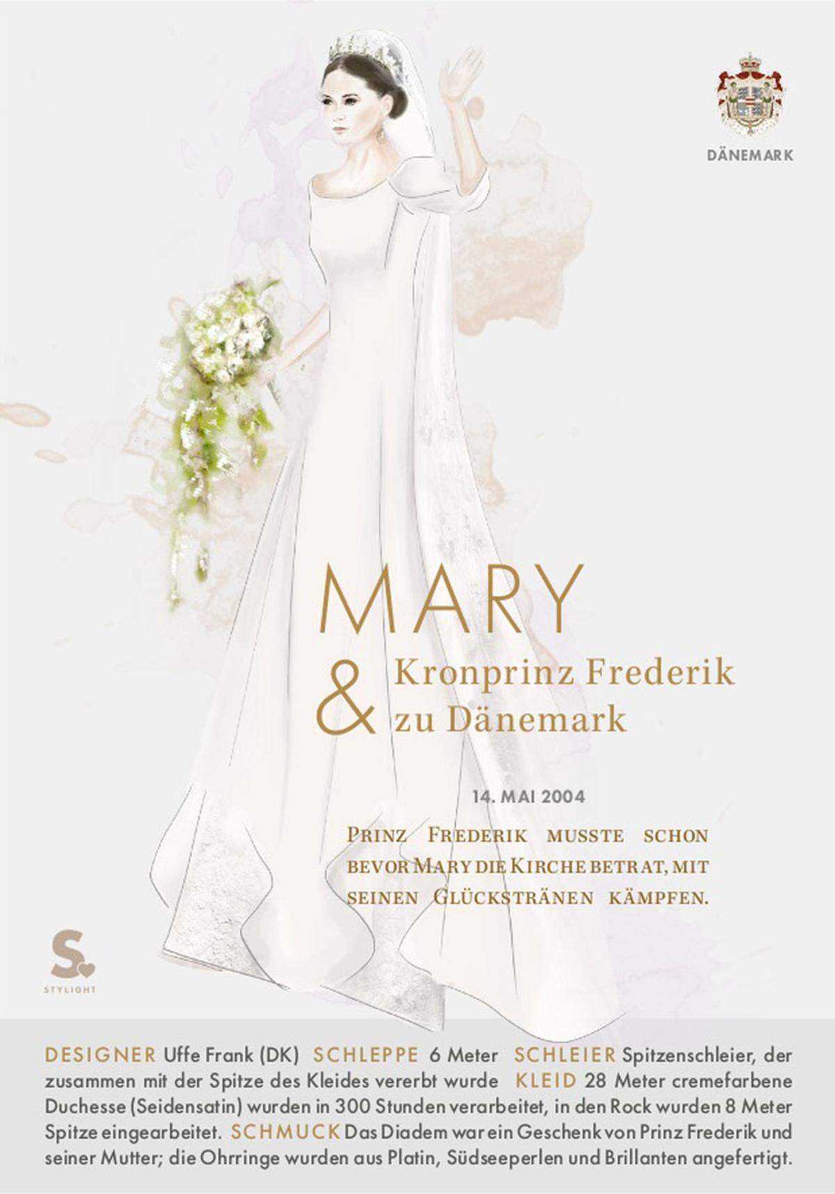 Den dänischen Designer Uffe Frank verpflichtete Kronprinzessin Mary. Der Schleier und die Spitze des Kleides erbte die Braut, das Diadem war ein Geschenk von Prinz Frederik und seiner Mutter.