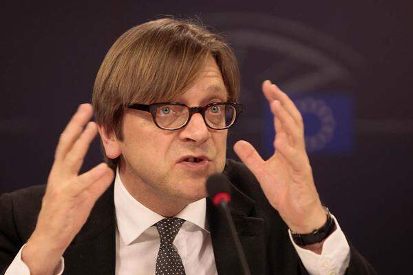 Der Vorsitzende der Liberalen im Europaparlament, der Belgier Guy Verhofstadt übt Kritik an einem Geheimtreffen großer Eurostaaten.