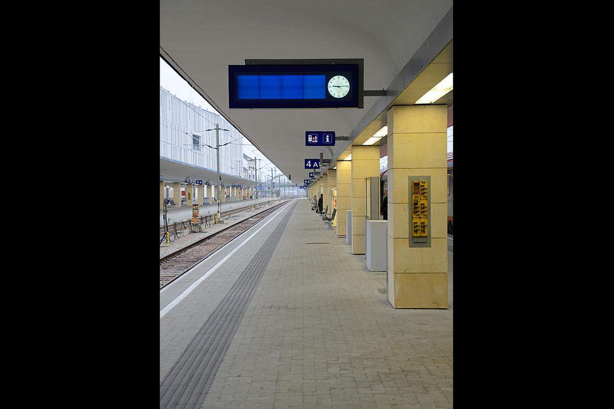 „Alle internationalen Züge fahren auf den Hauptbahnhof“, erklärt Herbert Ofner, Sprecher der ÖBB, „die nationalen Züge (also etwa Intercitys aus Bregenz und Salzburg, Anm.) werden sich aber auf Haupt- und Westbahnhof aufteilen.“