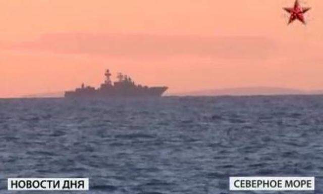 Russisches Kriegsschiff vor Schottland (Videoausschnitt)