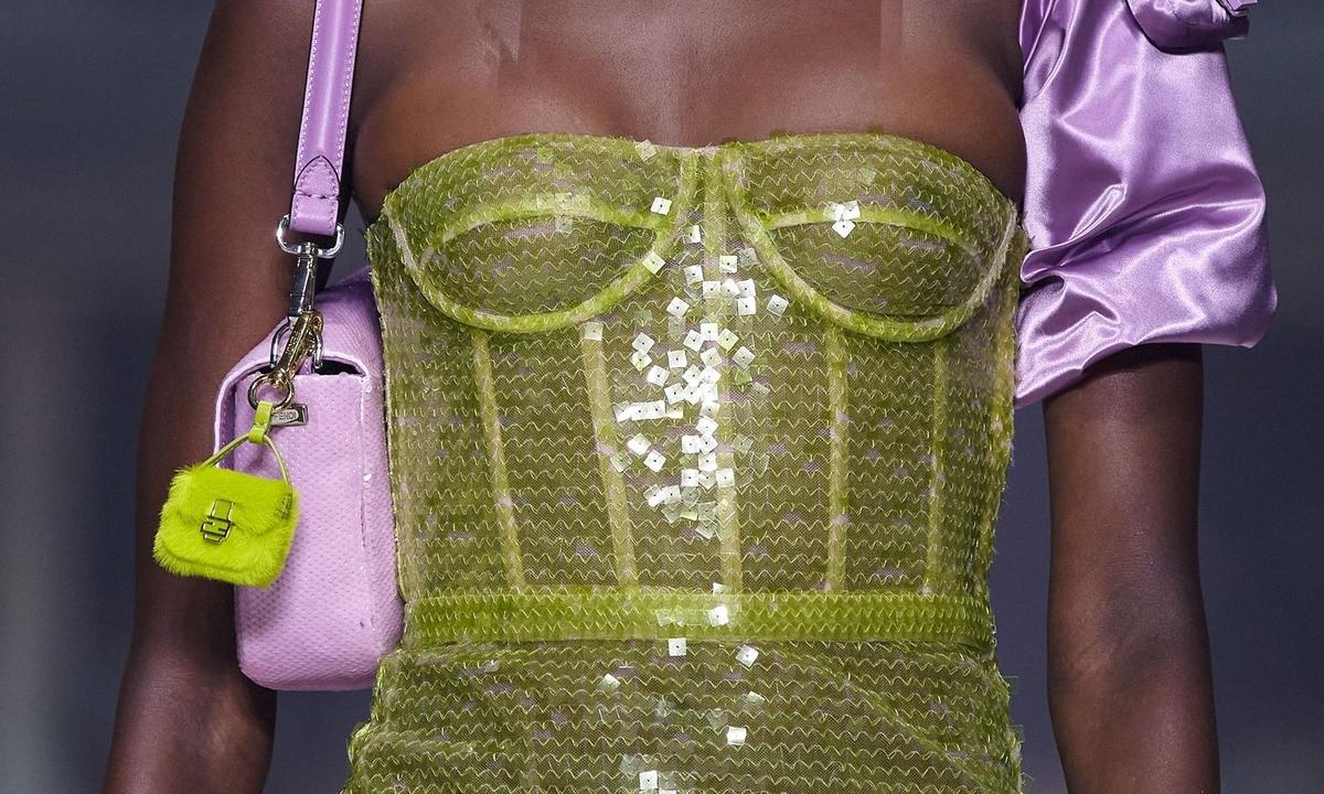 Im Rahmen der New York Fashion Week wurde die Fendi Resort-Kollektion 2023 gezeigt.