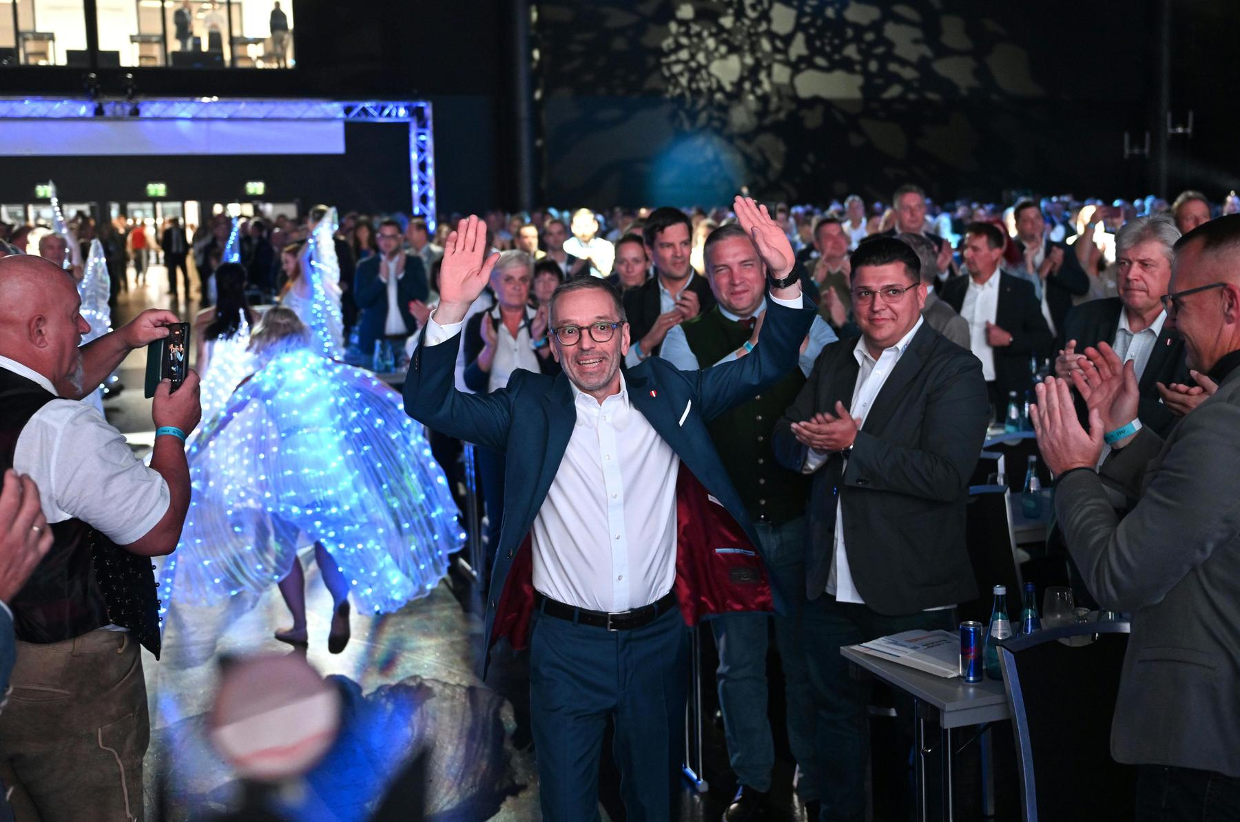 FPÖ-Parteitag: Kickl mit 96,94 Prozent als Parteichef bestätigt  [premium]