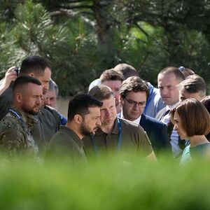 Der ukrainische Präsident Selenskij im Gespräch mit seiner moldauischen Kollegin Maia Sandu.