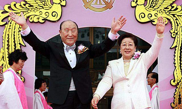 San Myung Moon mit seiner Frau Han Hwak-ja