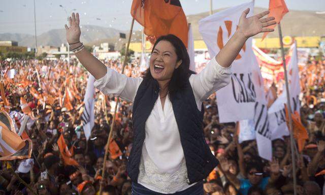 Will in die Fußstapfen ihres Vaters treten: Keiko Fujimori, Tochter des Autokraten Alberto Fujimori, führt in den Umfragen. 