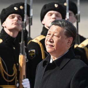 Xi Jinping erhofft sich von dem Besuch neue Impulse für die Beziehungen zwischen beiden Ländern, ließ er bei seiner Ankunft in Moskau wissen. 