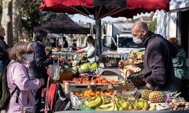 FRANCE - CORONAVIRUS - SUNDAY MARKET IN TOULOUSE All precautions are taken during the open markets in order to limit th