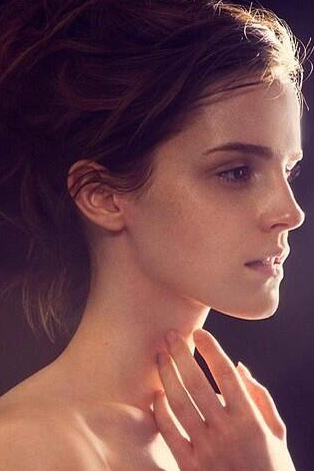 Im Juni 2013 soll "The Bling Ring" in die Kinos kommen. Bis dahin sollte auch das Geheimnis gelüftet werden, wer denn nun wirklich die Ana Steele spielt.Im Bild: Emma Watson posierte im März 2013 hüllenlos für den Bildband "Natural Beauty Book".