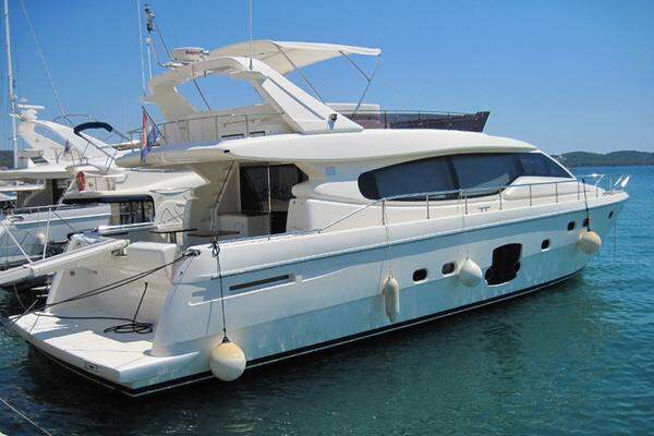 Auch die Yacht "Ferretti 630" aus Kroatien kann sich sehen lassen. Angeboten wird sie um 900.000 Euro netto.
