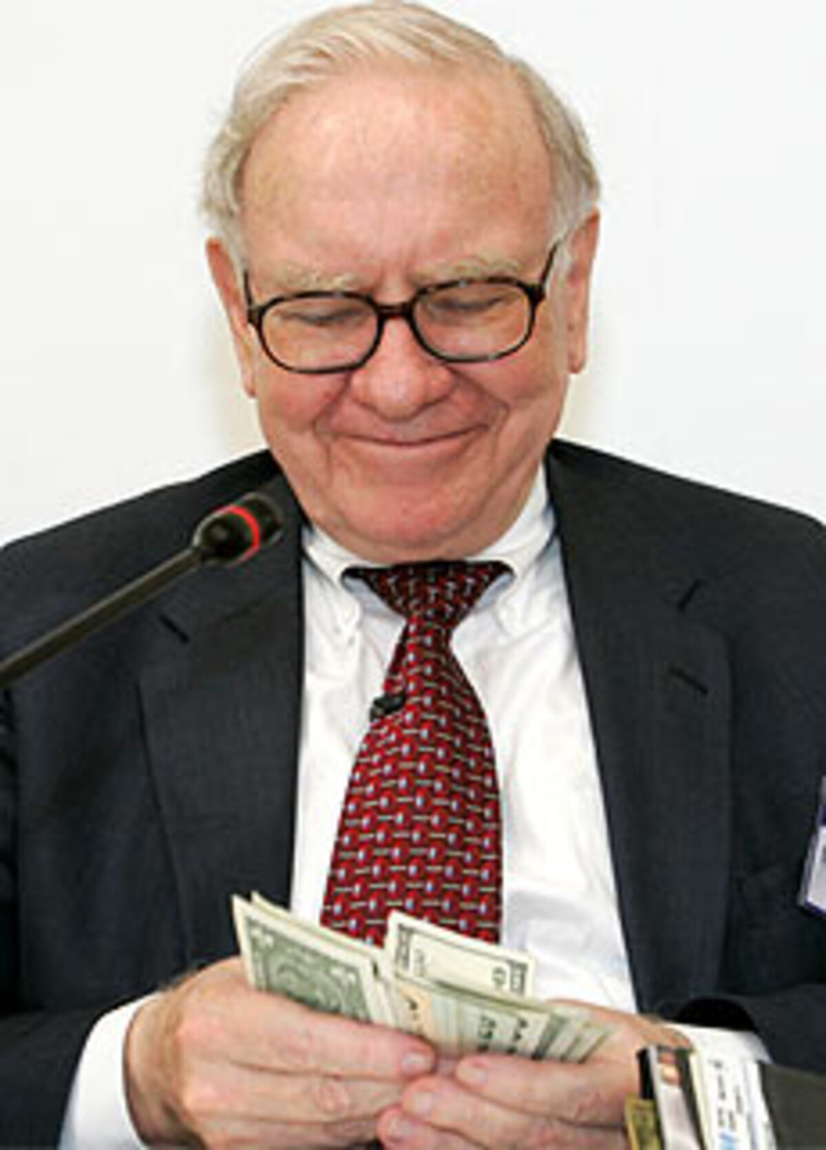 Investoren-Legende Warren Buffett belegt Platz 6. Sein Entscheidungen bewegen die Finanzwelt.