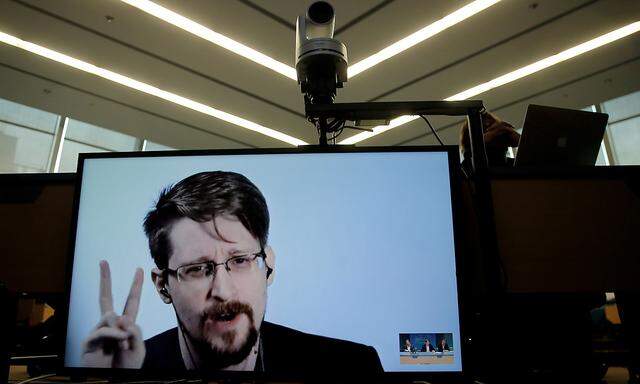 Archivbild von Edward Snowden bei einer Videokonferenz über besseren Schuzt für Whistleblower im Europarat in Straßburg Mitte März 2019.