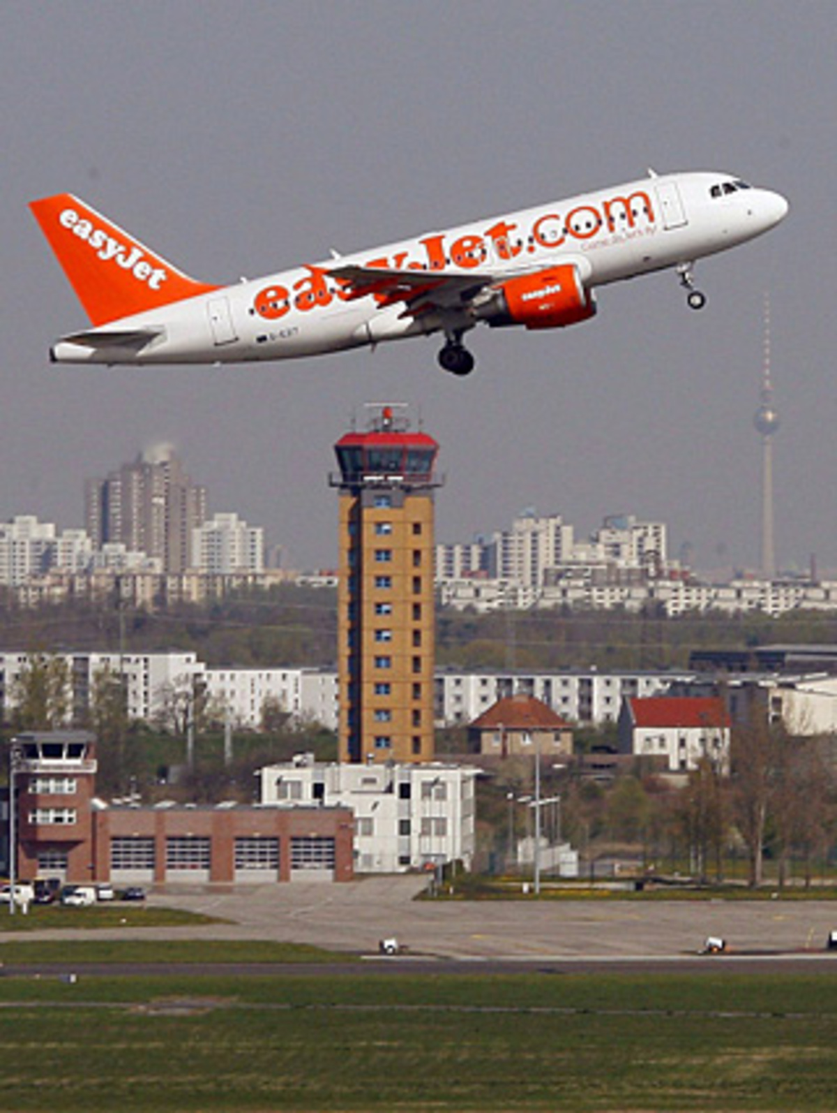 Auch ein weiterer Vertreter der "Billigflieger" fällt durch Bestwerte in Sachen Sicherheit auf: Die britische "Easyjet"  hat es allerdings nicht in das Ranking geschafft, weil sie erst 1995 zum ersten Mal abgehoben hat.