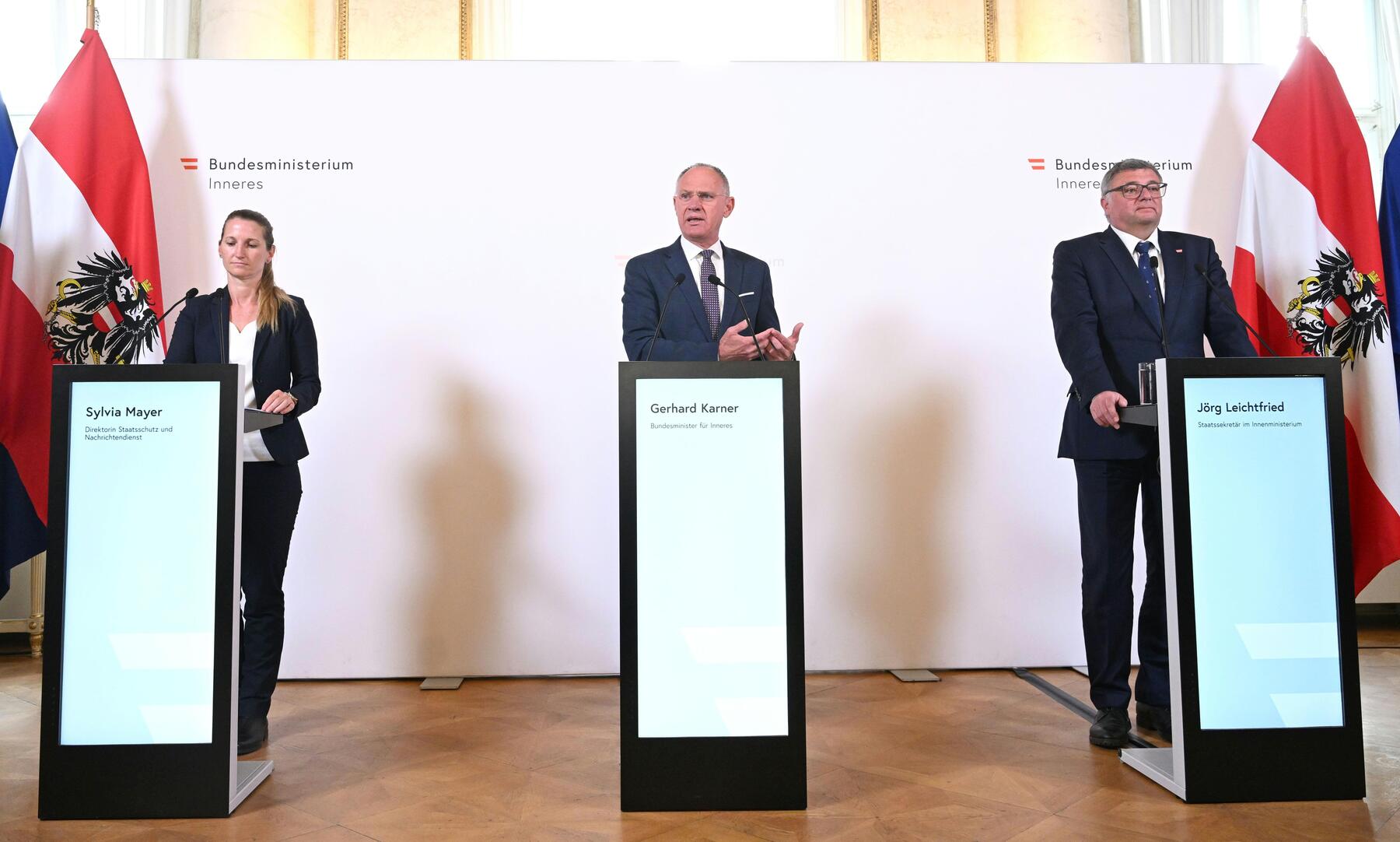 Verfassungsschutzbericht: Starker Anstieg bei islamistischem Extremismus und Rechtsextremismus [premium]