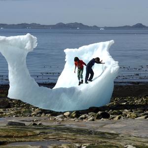 Die Eisberge auf Grönland verschwinden und machen den Weg zu den Bodenschätzen der Insel frei. 