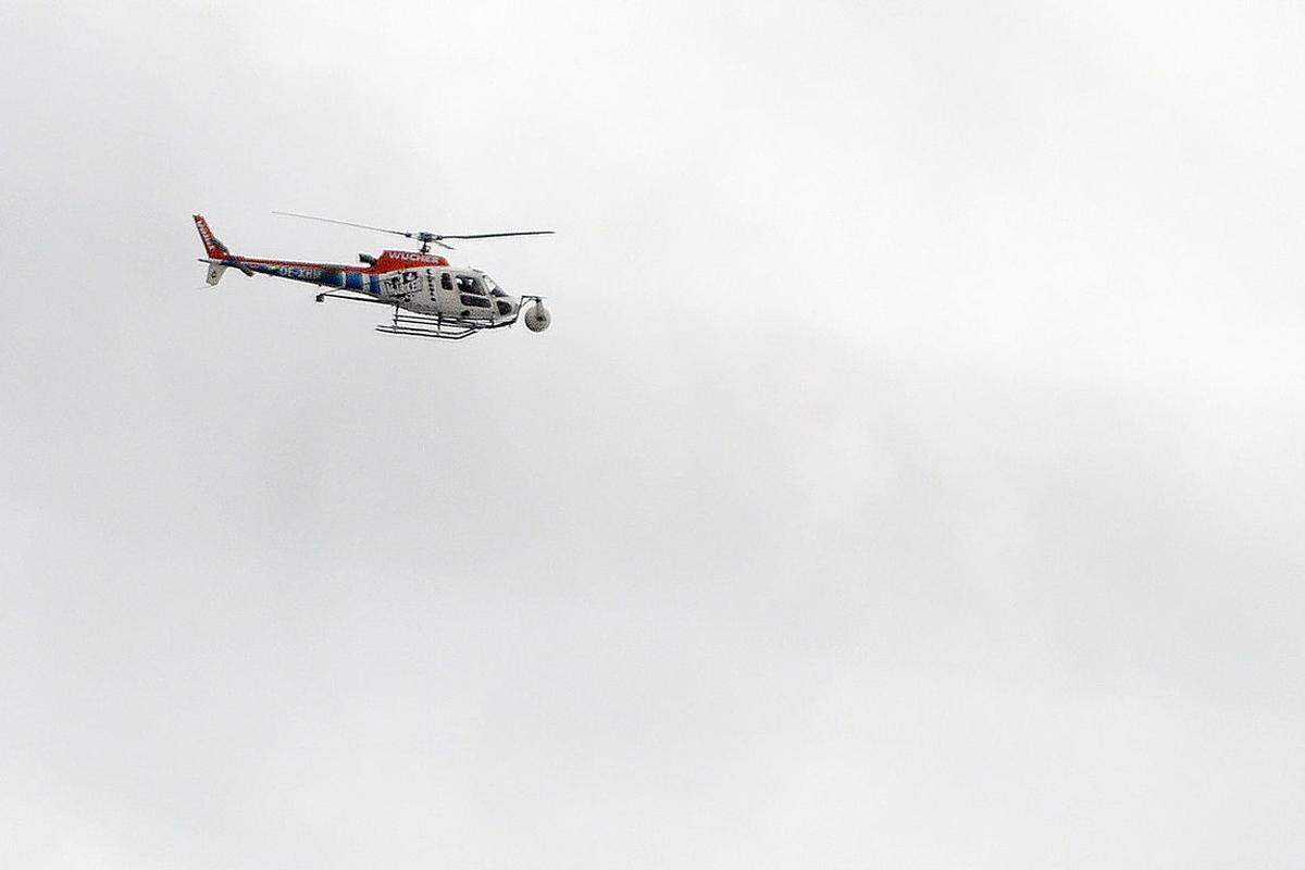 Über dem Altausseer See war am 5. Jänner schon der Kamerahubschrauber im Einsatz - im Tiefflug machte er erste Aufnahmen. Gedreht werden kann in Altaussee nur bis 15 Uhr - dann wird es zu dunkel.