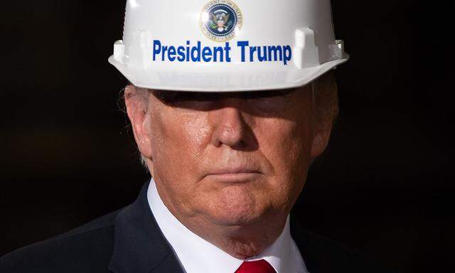 Donald Trump besuchte eine Stahlfabrik in Granite City, Illionis.