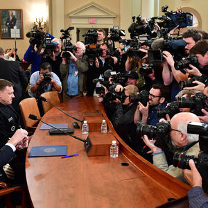 FBI-Chef James Comey (im Vordergrund) und NSA-Direktor General Michael Rogers bei ihrer Anhörung auf dem Capitol Hill. 