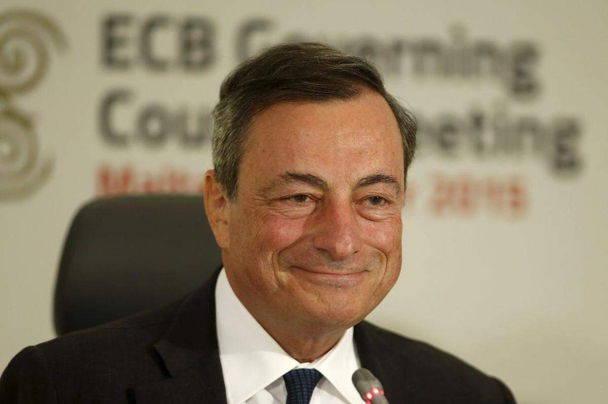 "Die EZB ist bereit, im Rahmen ihres Mandats alles zu tun, was nötig ist, um den Euro zu retten. Und glauben Sie mir: Es wird genug sein."