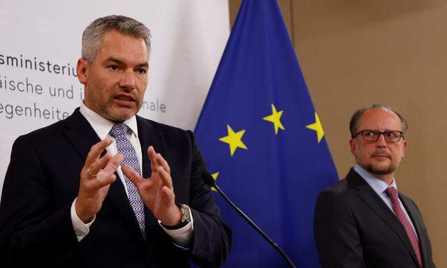 Innenminister Karl Nehammer und Außenminister Alexander Schallenberg (beide ÖVP)