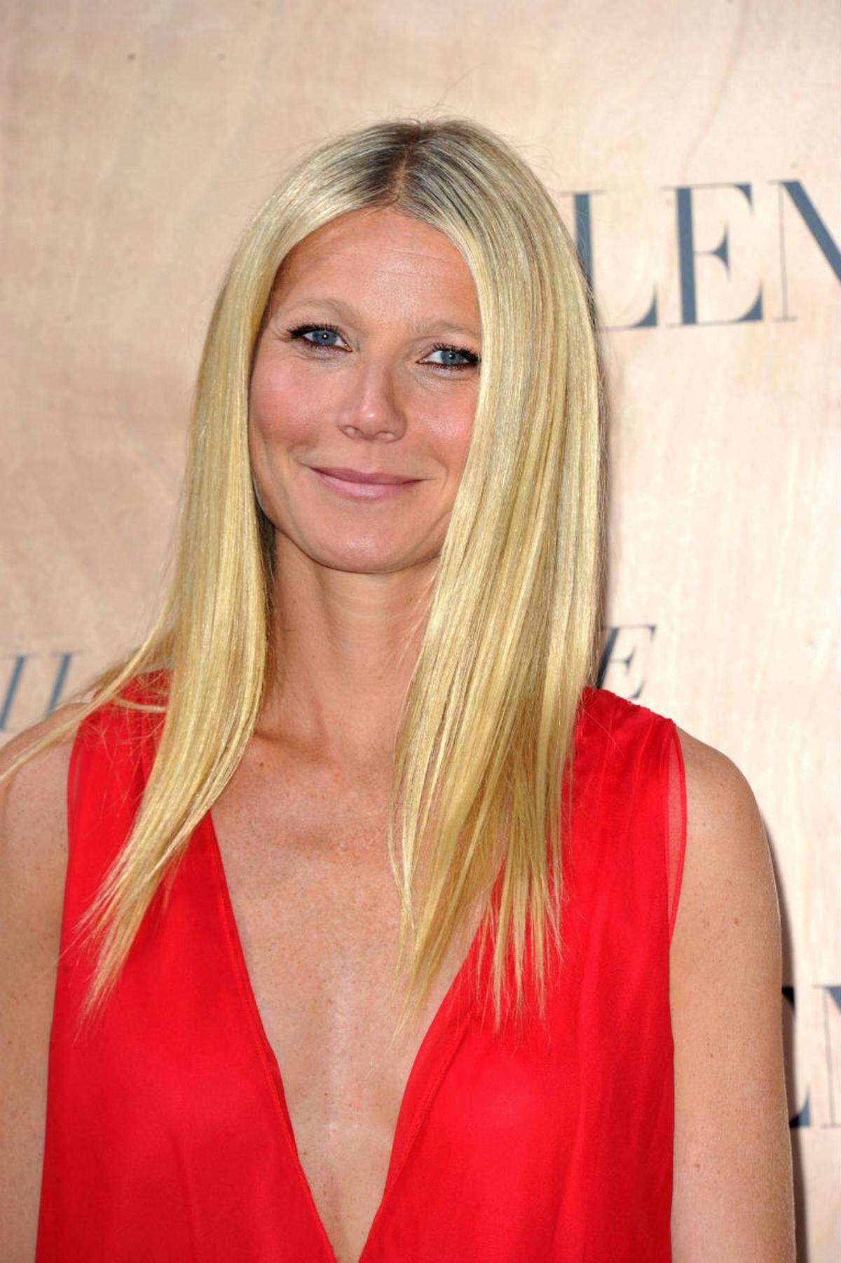 Gwyneth Paltrow kam nach Rom und strahlte in grellem Rot bei Valentino.