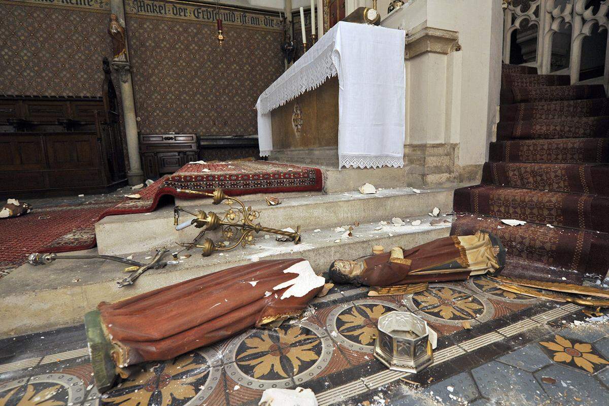 Im Bild: Zerstörungen in der Lazaristenkirche