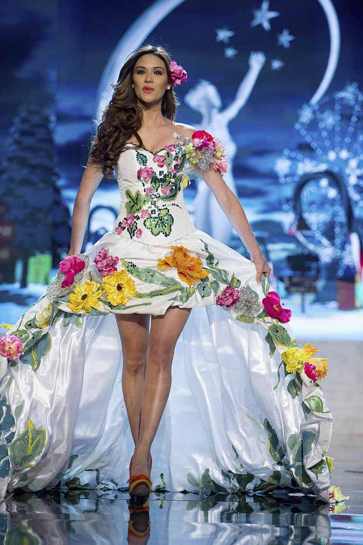 Miss El Salvador Ana Yancy Clavel in voller Blüte.