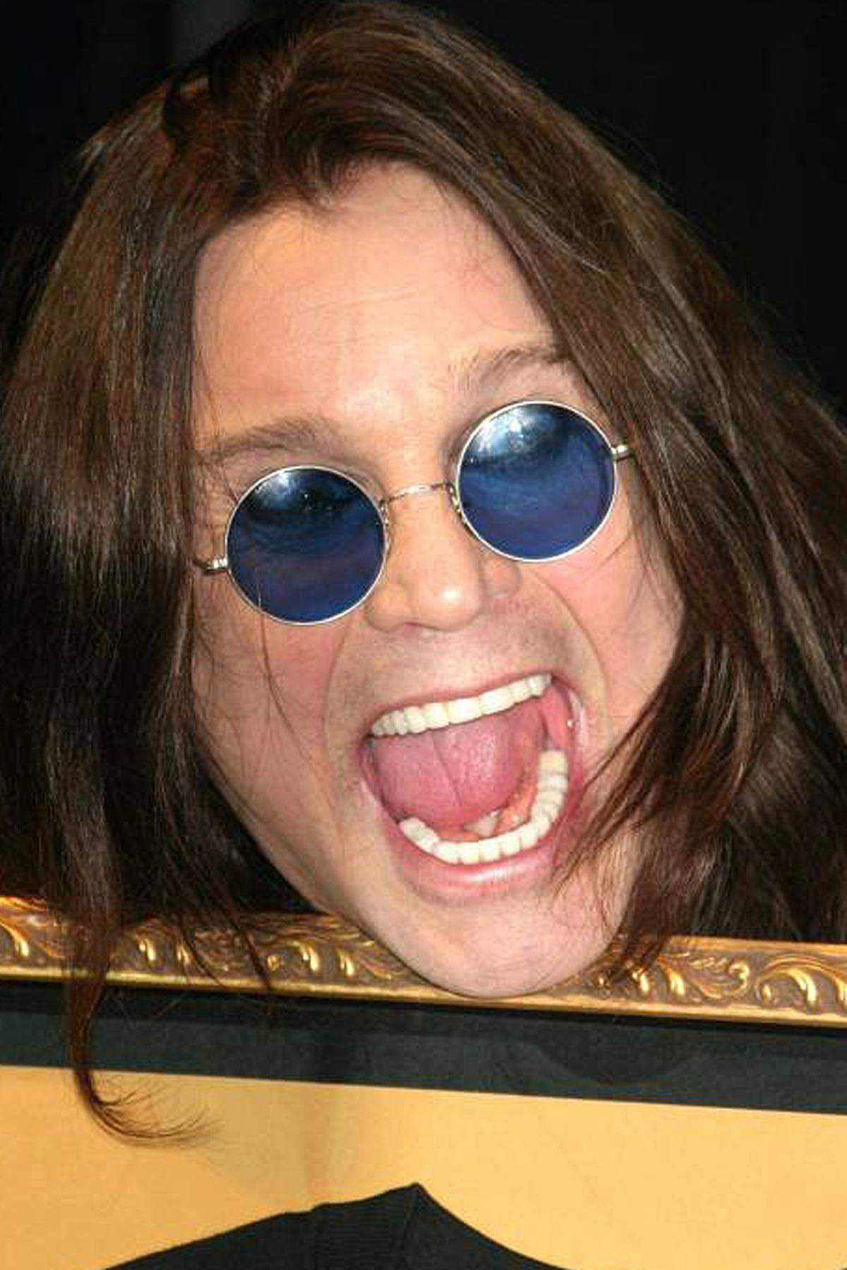 Jeder Generation ihr Ozzy-Bezug: Die einen kennen ihn schon als hardrockenden Fledermaus-Beißer und Black Sabbath-Frontmann, die anderen als Balladen-Onkel ("Dreamer"), TV-Junkies aus der Reality-Soap "The Osbournes". Am 3. Dezember wird John Michael Osbourne alias Ozzy Osbourne 70 Jahre alt. Einige Höhen und Tiefen seines Lebens:
