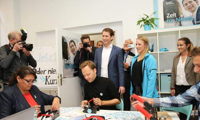 Sebastian Kurz auf Besuch bei Wahlkampfhelfern in Wien: Die ÖVP will am Ende des Wahlkampfs mobilisieren, um als Erste durchs Ziel zu gehen