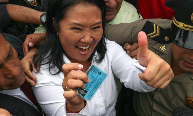 160411 LIMA April 11 2016 Presidential candidate by Popular Force party Keiko Fujimori C