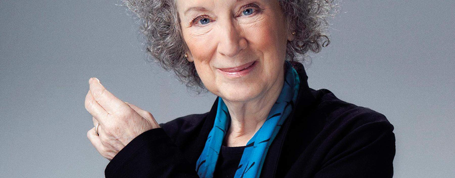 Margaret Atwood, 1939 in Ottawa geboren, hat eine ganze Reihe von Dystopien entworfen, sich aber auch als Verfasserin bissiger Kurzgeschichten einen Namen gemacht.