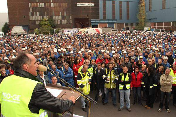 Nach dem Abbruch der zweiten Kollektivvertrags-Runde für rund 170.000 Metallbeschäftigte macht die Gewerkschaft Ende vergangener Woche mit ihren Streik-Drohungen ernst. Mittlerweile sitzt man wieder am Verhandlungstisch.