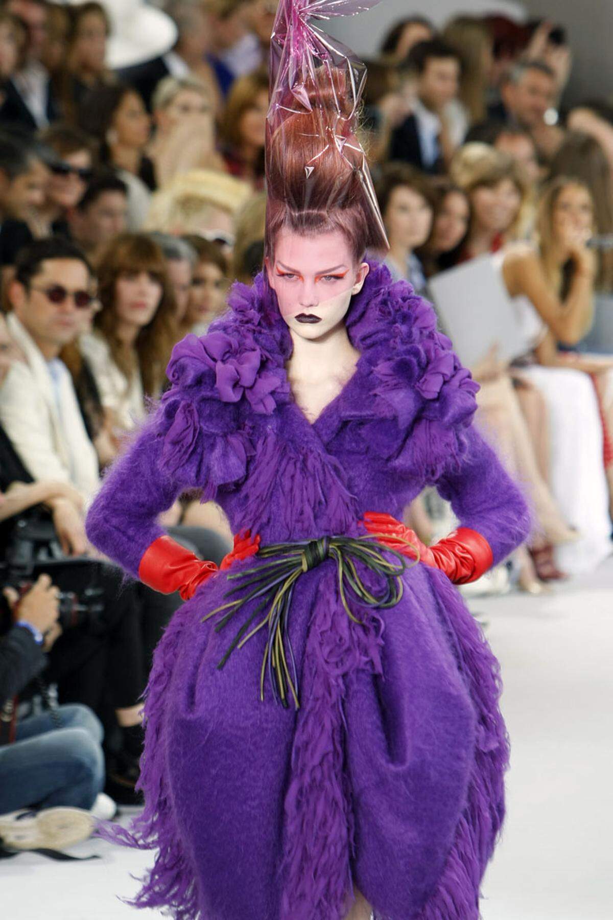 Grumbach: "Hinter Haute Couture steckt die Idee, das Frauen am Beginn einer Saison ihre Garderobe erneuern"