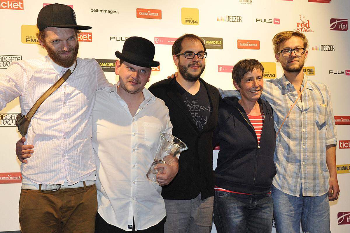 5/8erl in Ehr'n sind die diesjährigen Preisträger im Genre "Jazz". Weitere Preisträger: Nazar ("Hip Hop"), Klangkarussell - Sonnentanz ("Song des Jahres"), Dj Ötzi ("Schlager), Catastrophe & Cure ("FM4 Award").