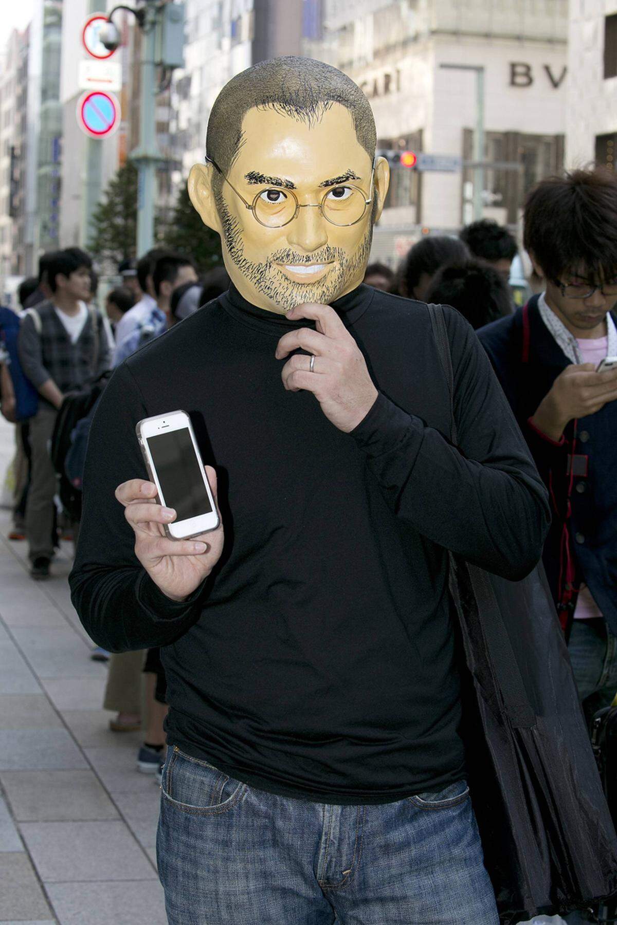 In Japan waren heuer Masken und Puppen des verstorbenen Apple-Gurus Steve Jobs hoch im Kurs.