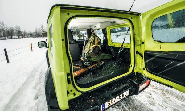 Reichlich Laderaum für allerhand Ausrüstung und Gepäck – aber dann ist der Jimny ein Zweisitzer.