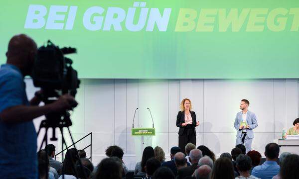 Judith Pühringer und Peter Kraus führen die Wiener Grünen gemeinsam. Viele waren zur Versammlung am Samstag nicht gekommen. 