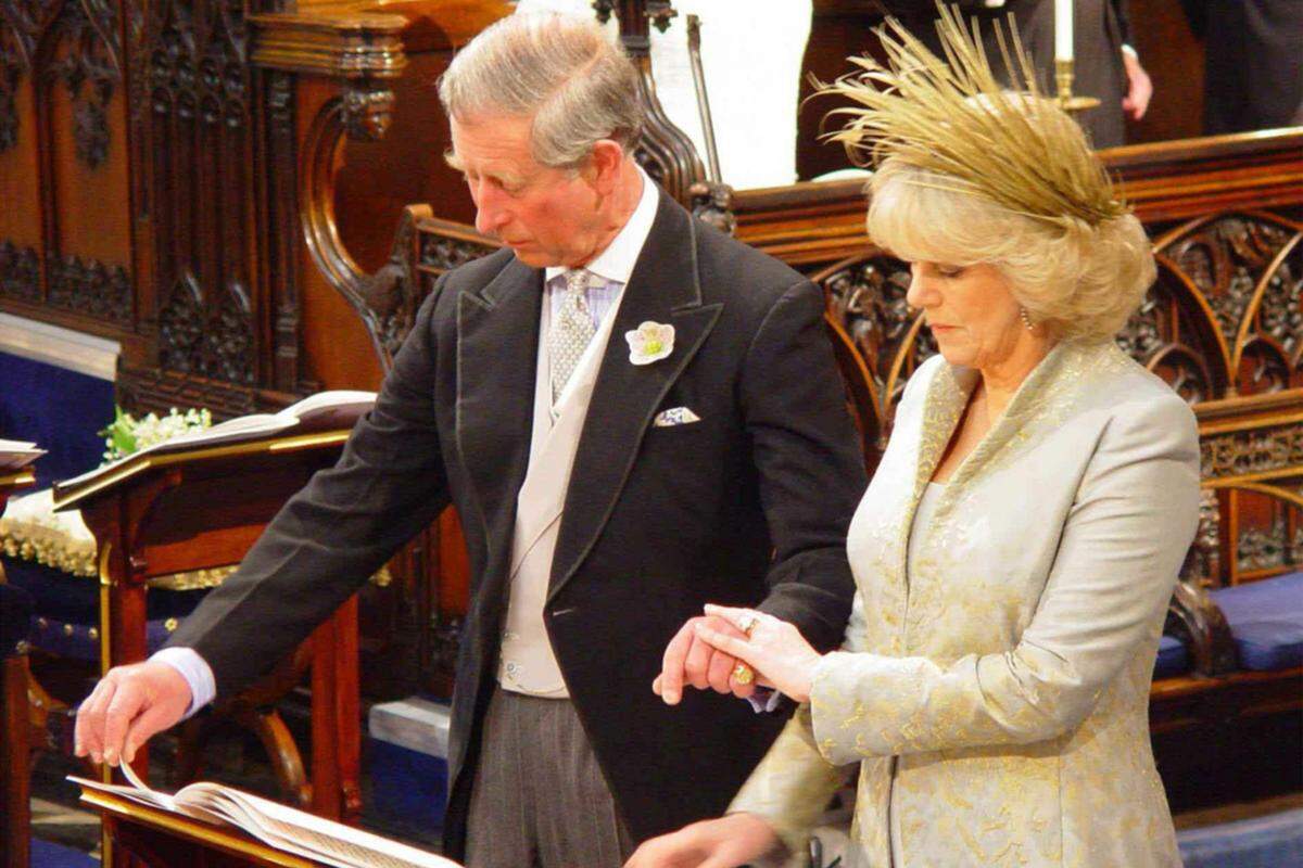 In einigen Jahren dürfte Camilla Königin sein. Frühere Pläne der Krone, ihr als Gattin des künftigen Königs Charles nicht den Titel "Queen" zu verleihen, werden immer seltener erwähnt. Inzwischen sind laut Umfragen fast 50 Prozent der Briten dafür, dass ihre nächste Königin Camilla heißen soll.