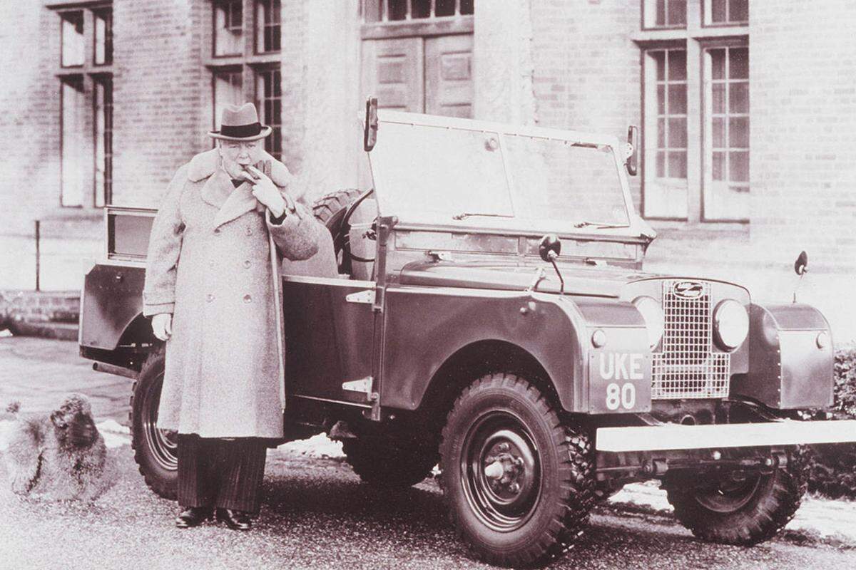 Übrigens: Auch Winston Churchill besaß einen Land Rover. Seine Regierung machte damals Druck auf die Autoindustrie, günstige Serienautos für den Export zu produzieren.