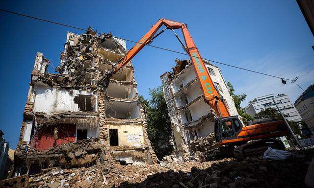 Die verheerende Explosion forderte zwei Todesopfer. Dás beschädigte Haus wurde inzwischen abgetragen.
