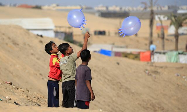 Palästinensische Kinder mussten in den Süden des Gazastreifens fliehen.