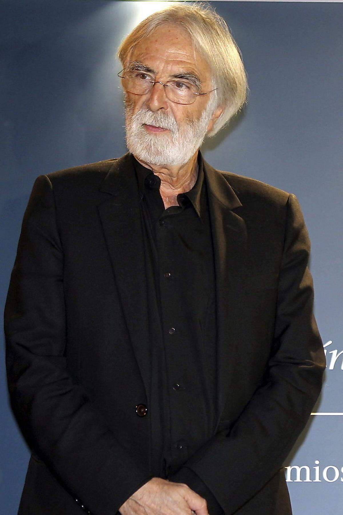 Der Filmregisseur Michael Haneke wuchs in Wiener Neustadt auf. Er besuchte das BRG Göhrmühlgasse, verließ es mit 17 Jahren und kehrte nach einer misslungenen Aufnahme am Wiener Max-Reinhardt-Seminar zurück. Schließlich maturierte er doch. 