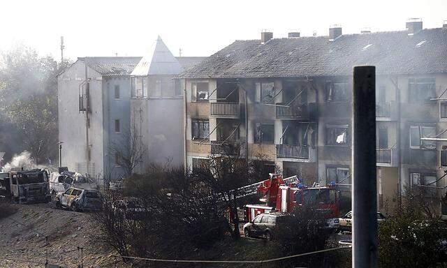 Häuser und Autos brannten in Ludwigshafen nach einer heftigen Gasexplosion.