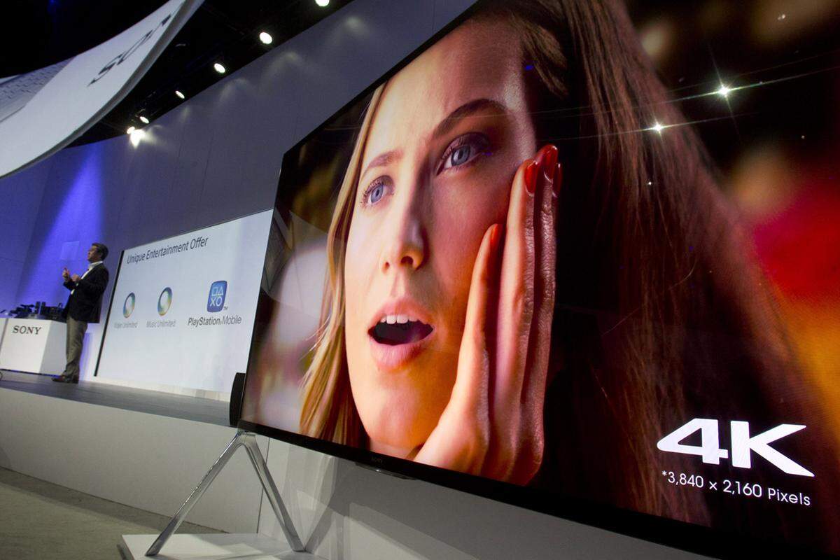 Auch LG springt auf den Trend zur vierfachen HD-Auflösung auf und präsentiert ebenfalls ein gebogenes Modell.