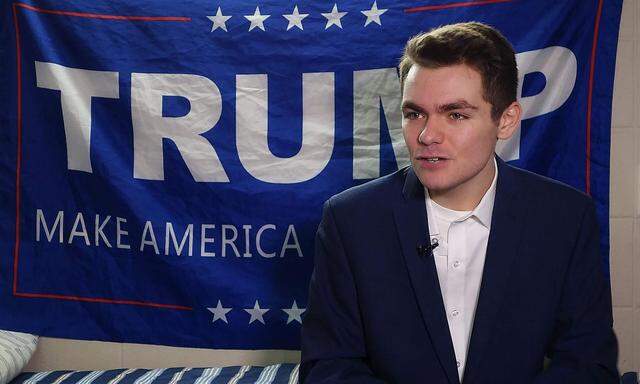 Nick Fuentes hatte Trump bereits im Wahlkampf 2015/16 unterstützt.