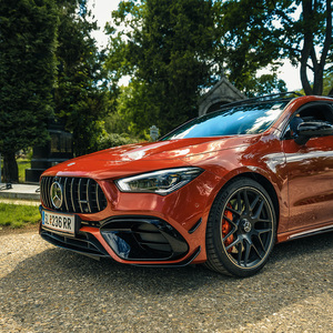 Andacht: Das Familiengrab der Jellineks auf dem Zentralfriedhof. Mercedes starb 1929 in Wien.