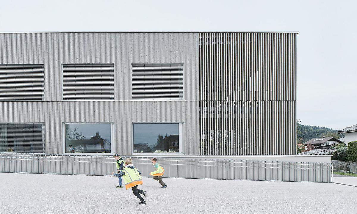 Ebenfalls in der Kategorie "Bildungsbauten" konnten sich Schenker Salvi Weber Architekten ZT GmbH aus Wien mit ihrem Projekt "Volksschule Bütze" in Wolfort bei Bregenz durchsetzen.
