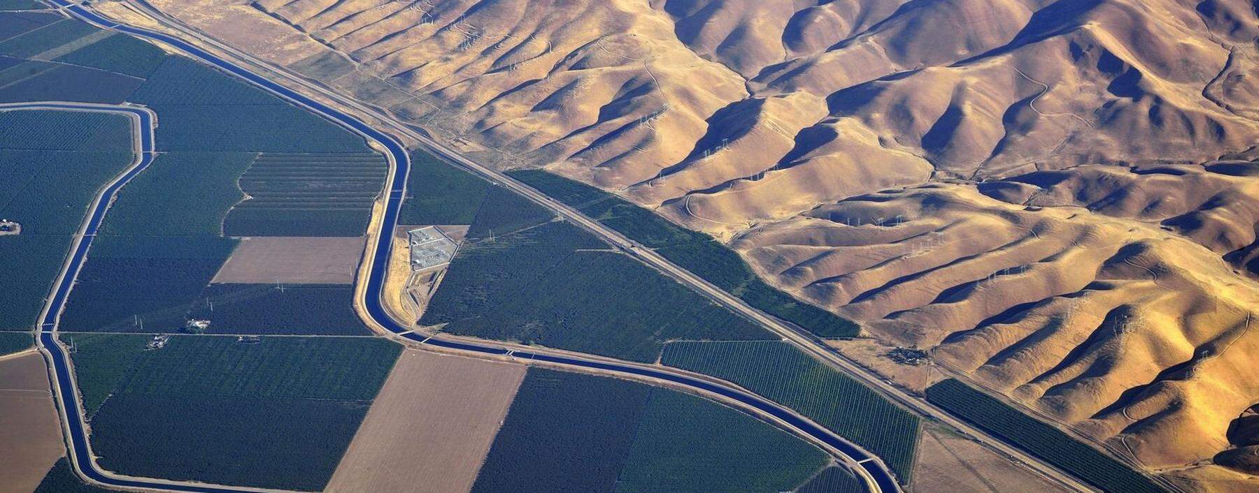 Fruchtbar sind die Böden im Central Valley, aber durstig sind sie auch, das Wasser kommt von weit − und tief. 