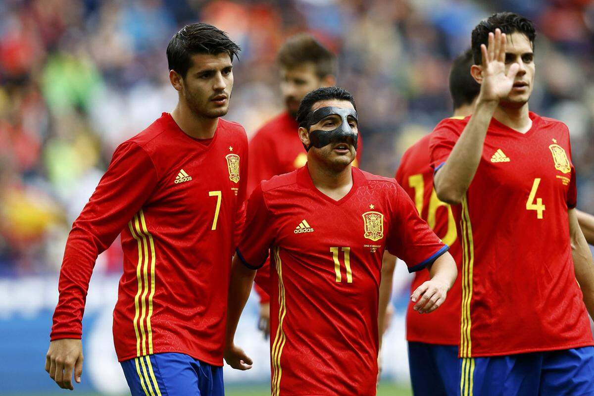 Das kleinste Team stellt Titelverteidiger Spanien, im Schnitt messen die 23 Spieler im Kader 1,80 Meter.