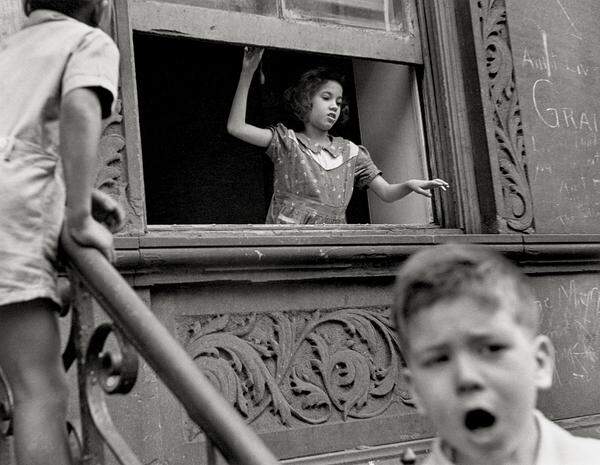 Helen Levitt: New York, ca. 1940